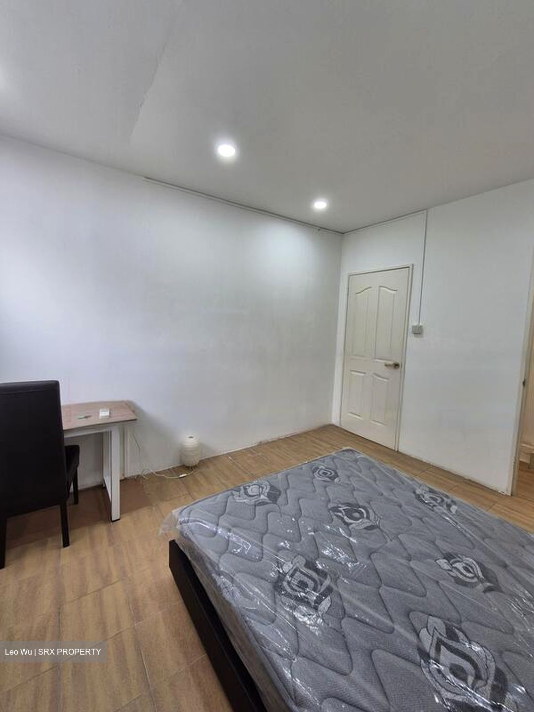 Orchard Road (D9), Terrace #523756571